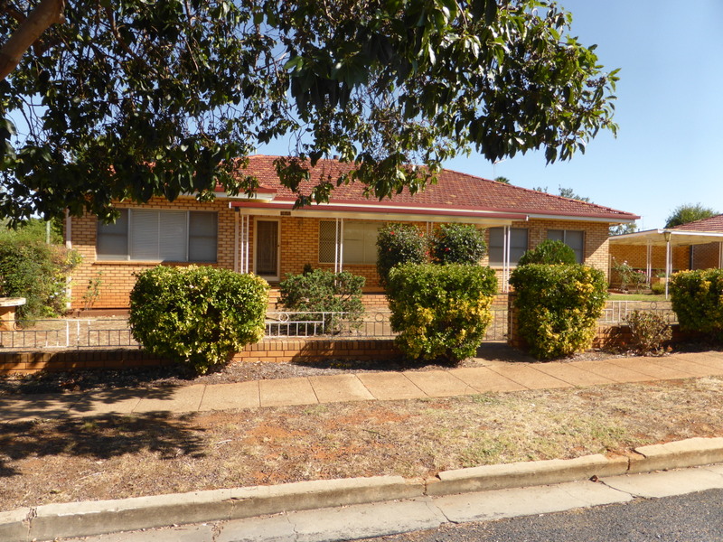 16A Armstrong Street, Parkes, NSW 2870