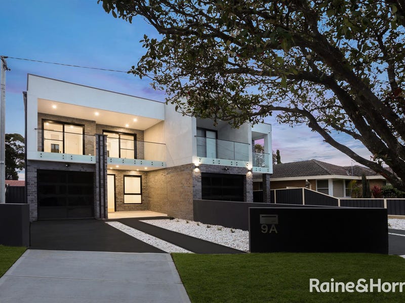 9A Apex Avenue, Picnic Point, NSW 2213