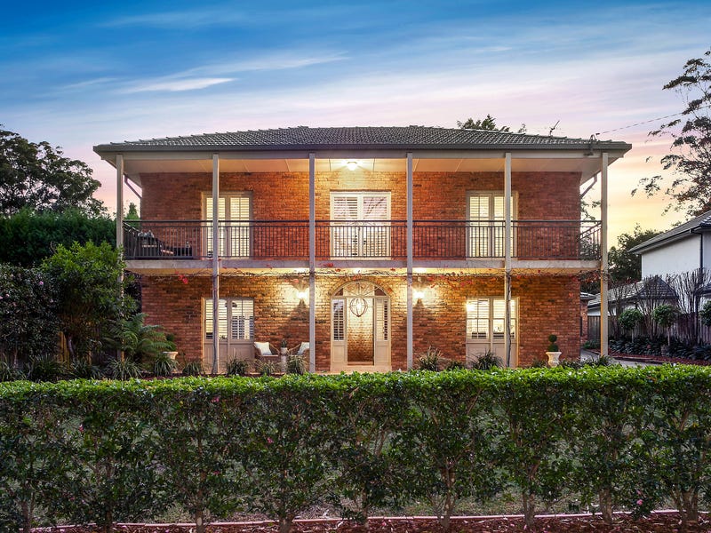 2 Hampden Avenue, Wahroonga, NSW 2076 Property Details