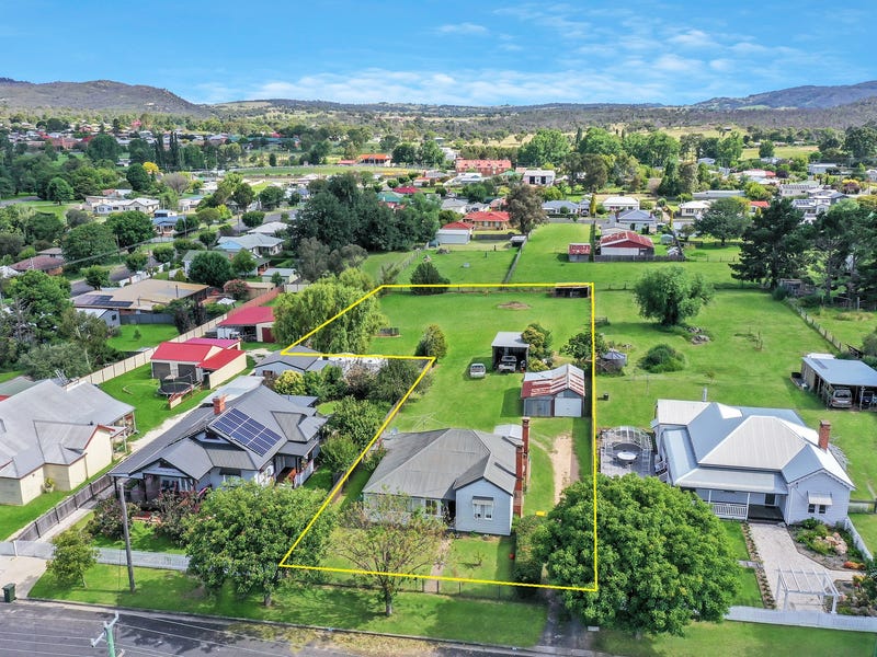 51 Molesworth Street, Tenterfield, NSW 2372