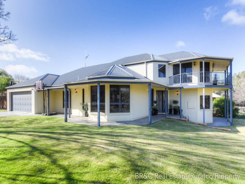 8 Goldfinch Court, Murray Downs, NSW 2734