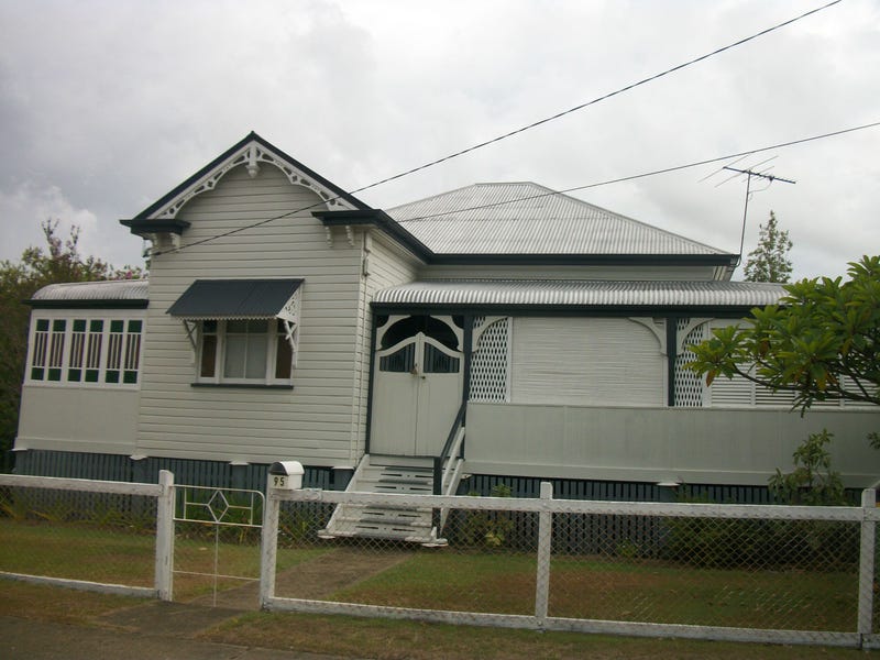 10 Smith Street, North Ipswich, QLD 4305