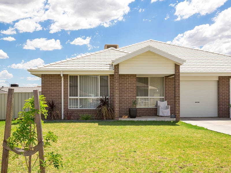 7 Lake Place, North Tamworth, NSW 2340