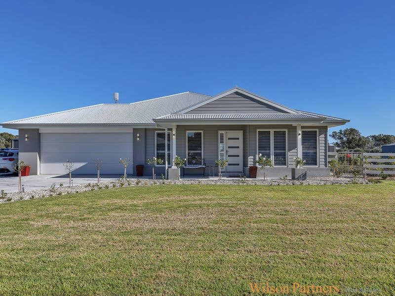 31 Bayley Drive, Avenel, Vic 3664 House for Sale