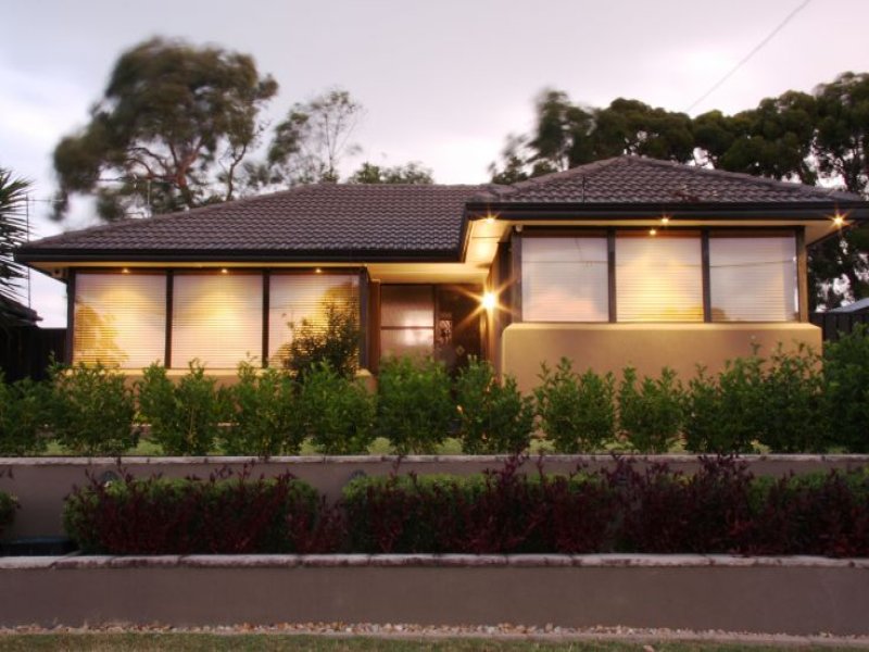 6 Woodview Road, Oxley Park, NSW 2760