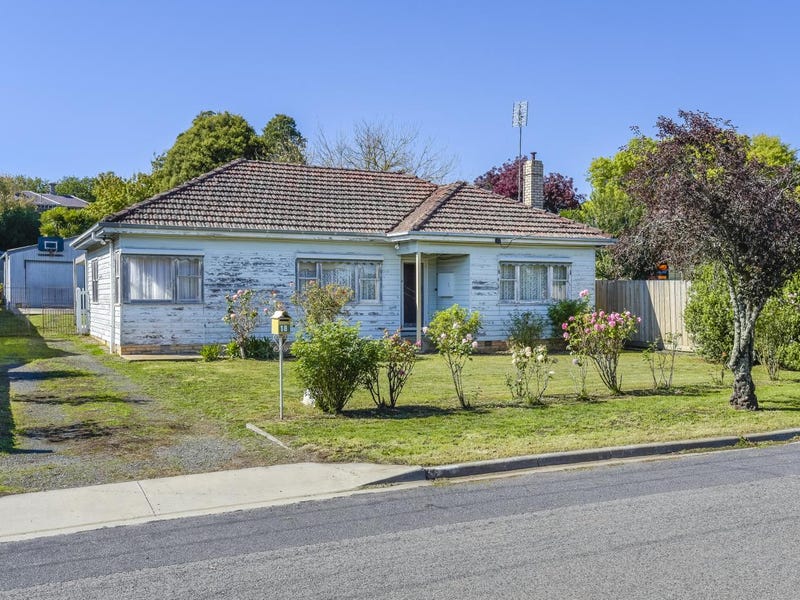 18 Powlett Street, Vic 3444 Property Details