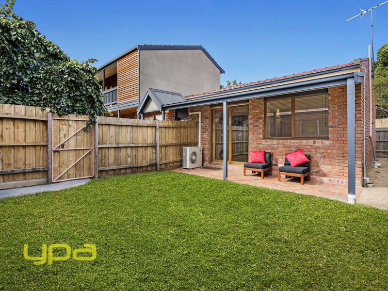 2/76 Anderson Road, Sunbury, Vic 3429 Property Details