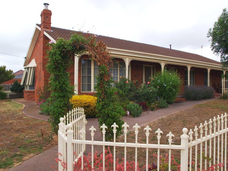 4 Hamlyn Avenue, Hamlyn Heights, VIC 3215