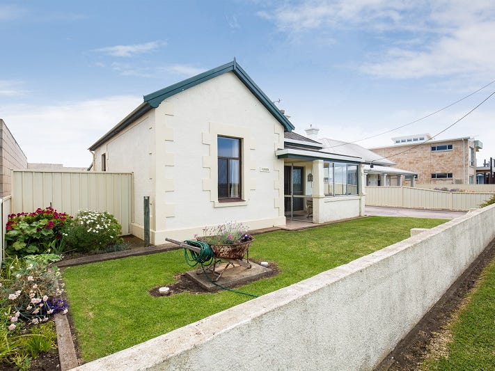 32 Sea Parade, Port Macdonnell, SA 5291