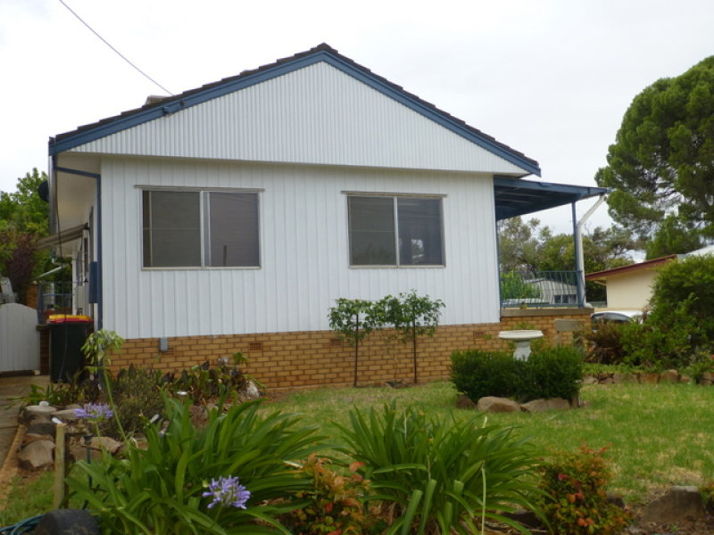 28 Orange Street, Parkes, NSW 2870