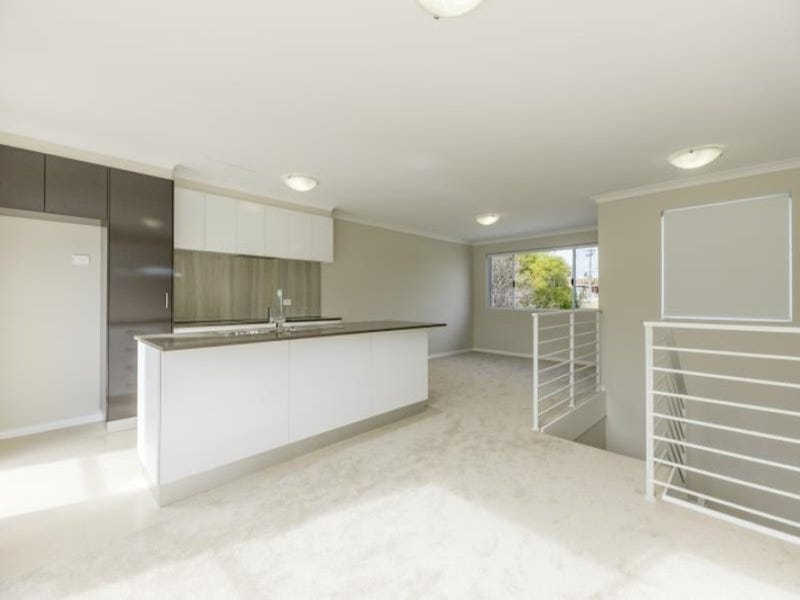 8/395 Carrington Street, Hamilton Hill, WA 6163