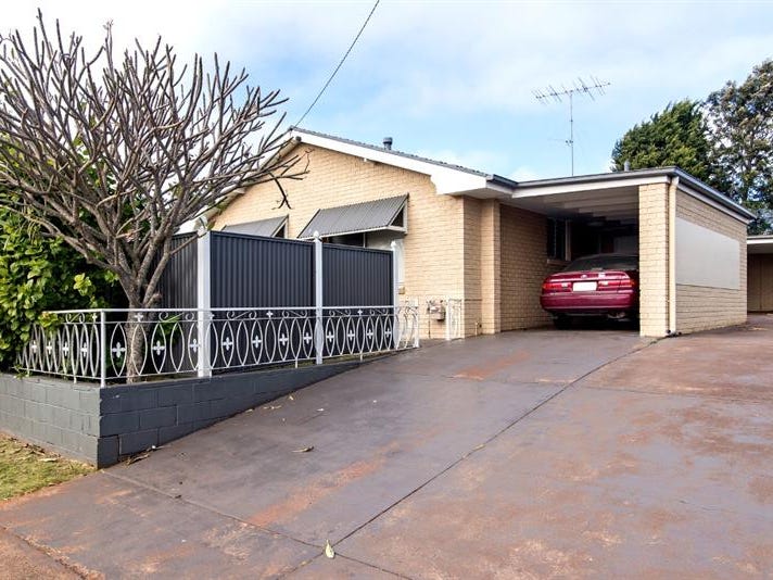 2/70 Hursley Road, Newtown, QLD 4350