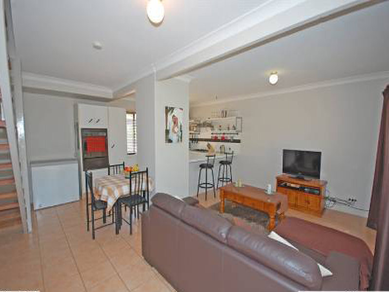 202 Central Street, Labrador, QLD 4215