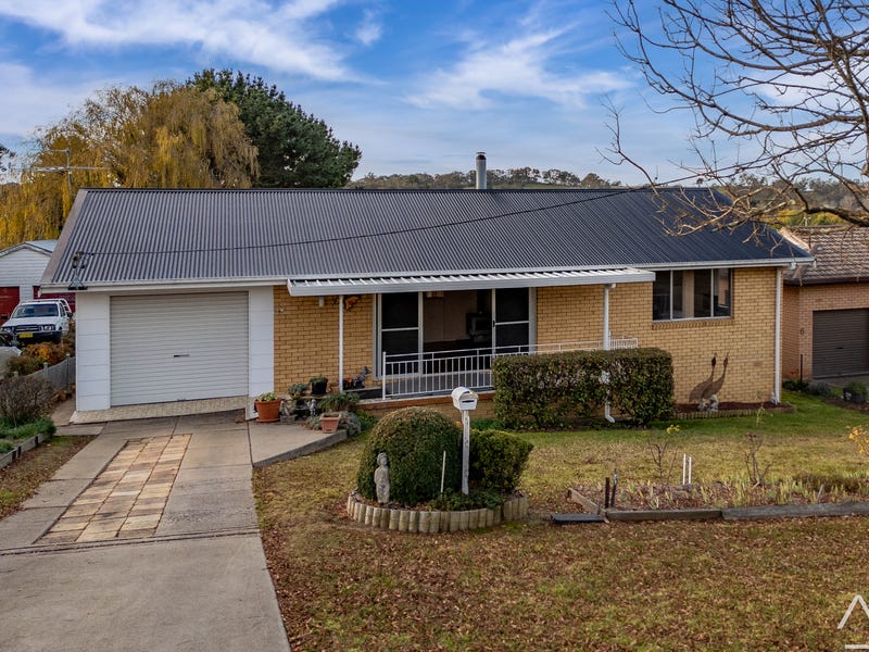 8W Hill Street, Walcha, NSW 2354 House for Sale