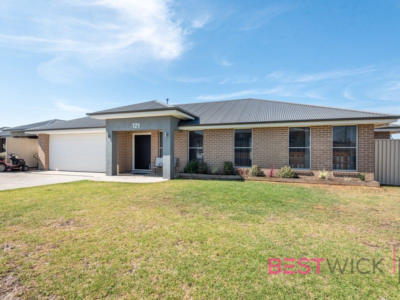 121 Graham Drive, Kelso, NSW 2795 Property Details
