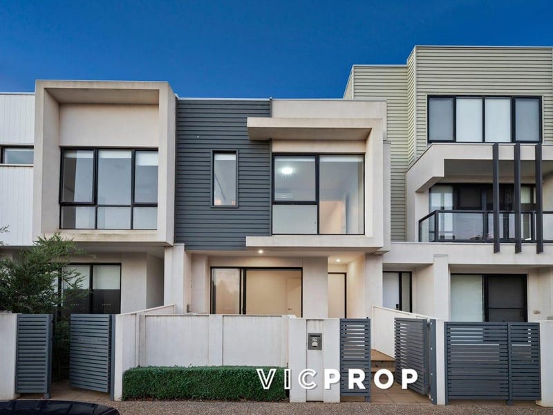 29 Quay Boulevard, Werribee South, Vic 3030 Townhouse for Sale