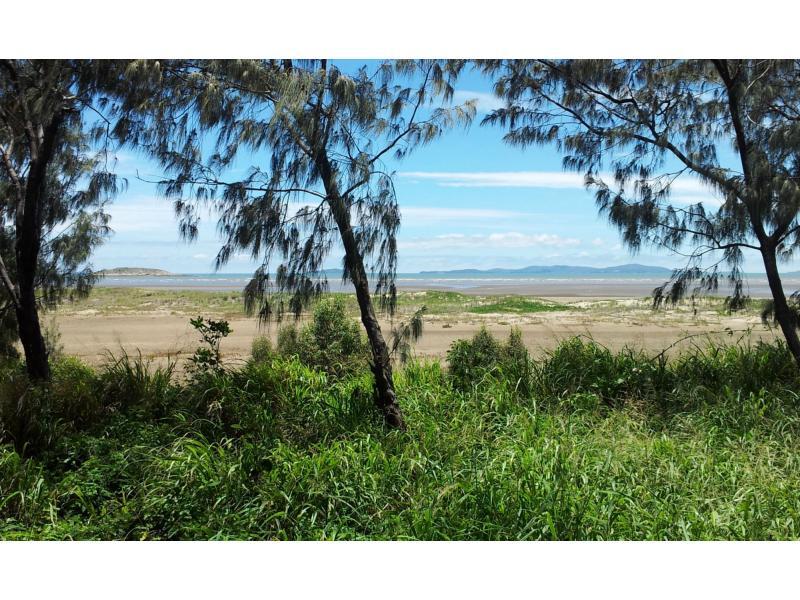 862 Scenic Highway, Kinka Beach, Yeppoon, Qld 4703 Property Details