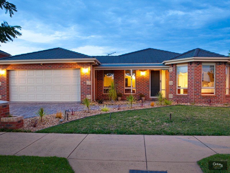 2 Latrobe Avenue, Pakenham, Vic 3810 Property Details