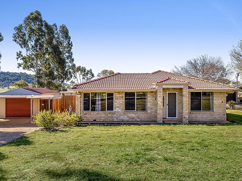 8 Binnie Street, Greenmount, QLD 4359