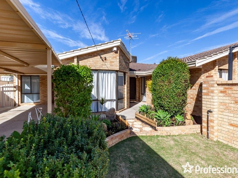 16 Strawberry Drive, Seville Grove, WA 6112