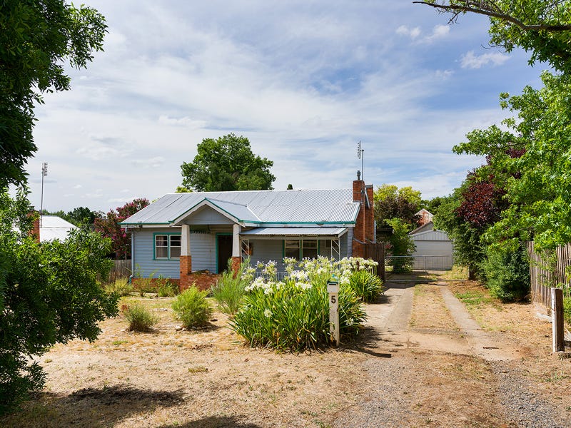 5 Britton Street, Castlemaine, Vic 3450 Property Details