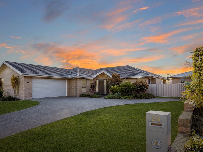 21 Edinburgh Drive, Taree, NSW 2430