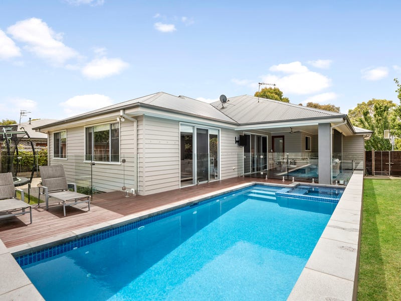 54 Parkedge Circuit, Rosebud, Vic 3939 Property Details