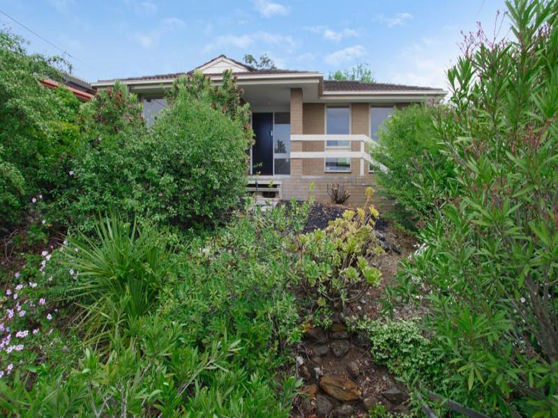 30 Cedar Grove, Highton, Vic 3216 Property Details