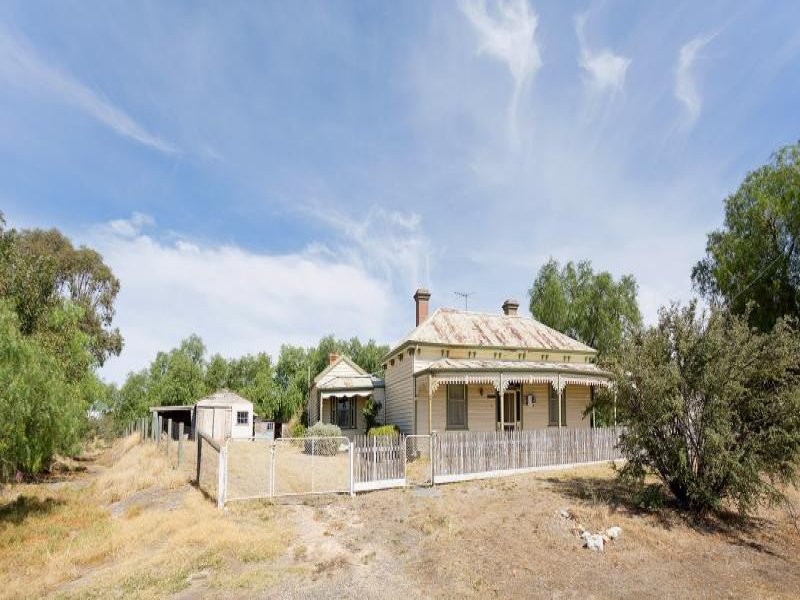 2 Phoenix Street, Maldon, Vic 3463 Property Details