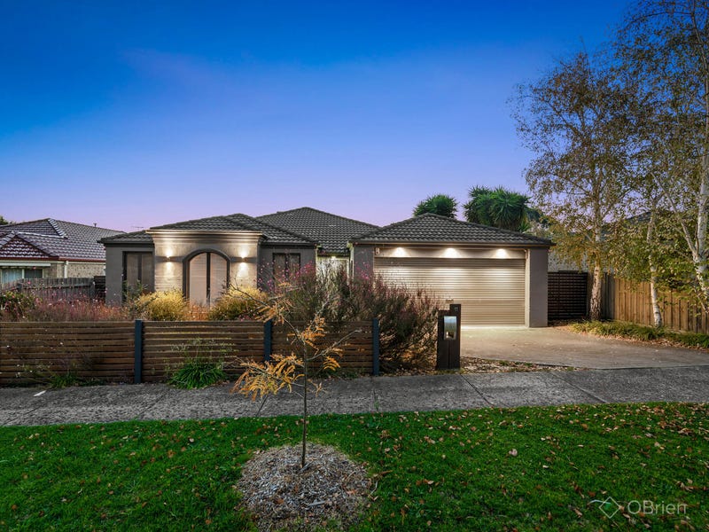 11 Mornington Grove, Berwick, Vic 3806