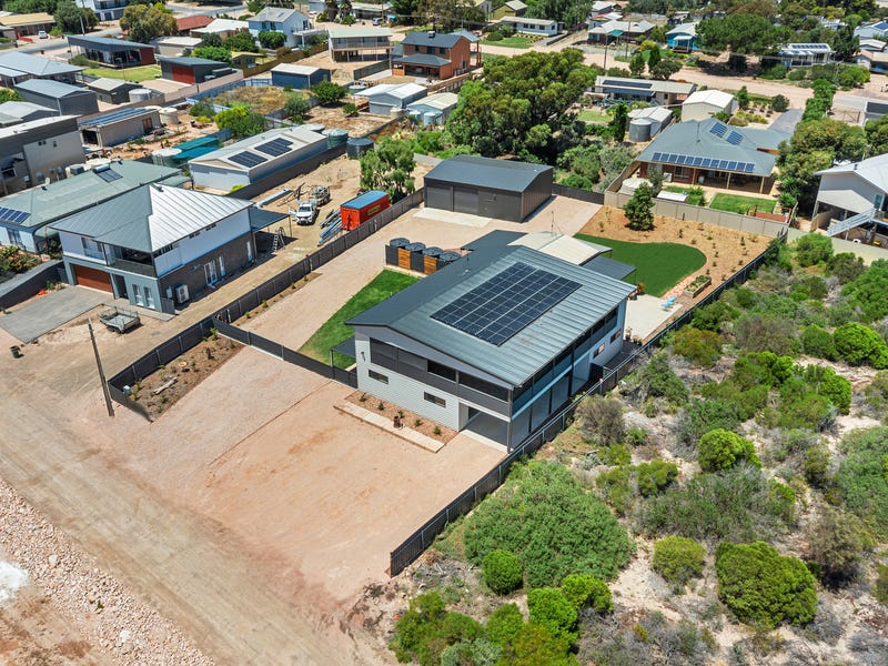 4 Moonta Road, Moonta Bay, SA 5558