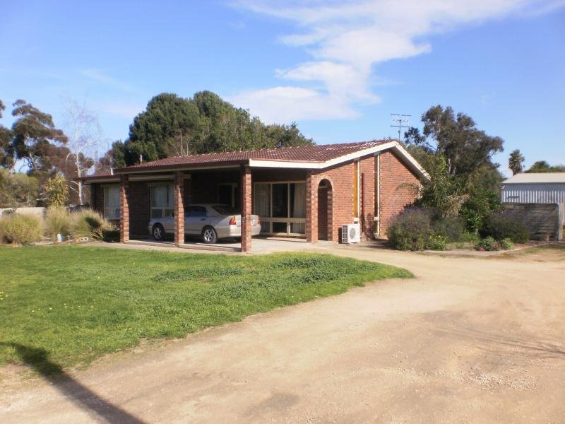 1 Milnes Rd, Strathalbyn, SA 5255 Property Details