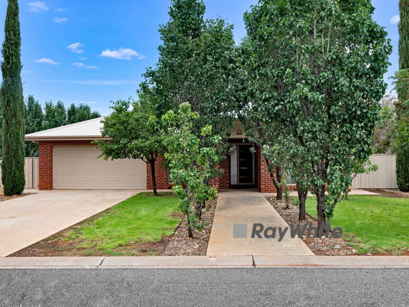 10 Casuarina Way, Buronga, NSW 2739 House for Sale