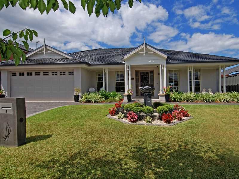 9 Athanlin Avenue, Haywards Bay, NSW 2530