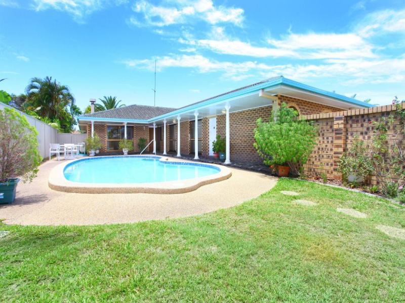 8 McIlwraith Avenue, Sorrento, Qld 4217 Property Details