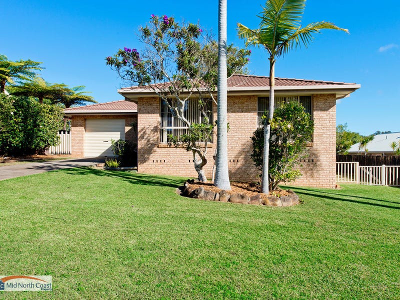 4 Lakeview Road, Lake Cathie, NSW 2445