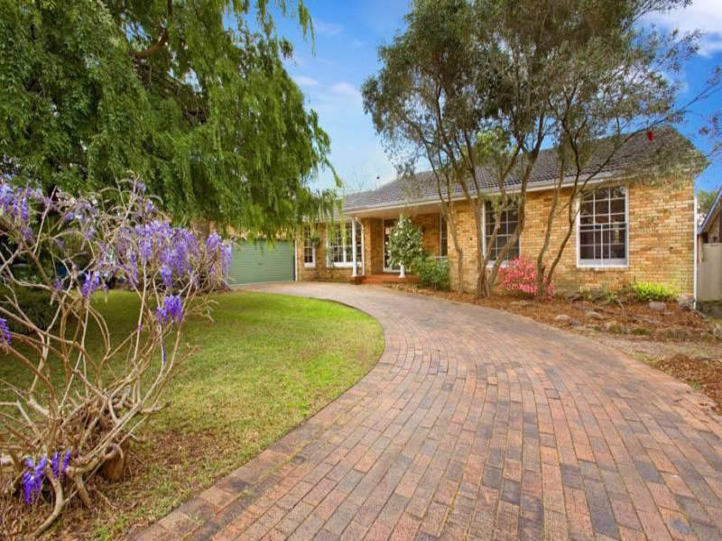 18 Milburn Place, St Ives Chase, NSW 2075