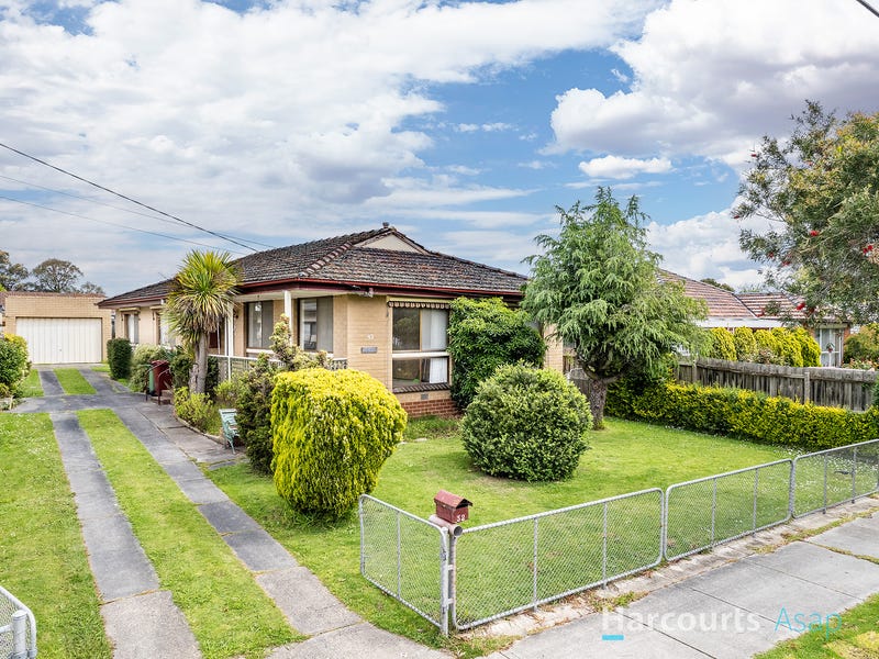 32 Dearing Avenue, Cranbourne, VIC 3977