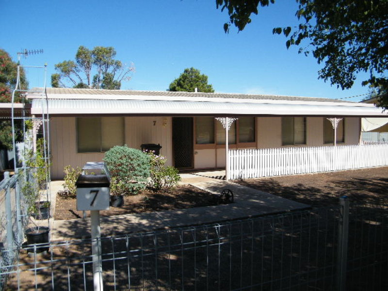 7 Lewis Street, Burra, SA 5417 Property Details