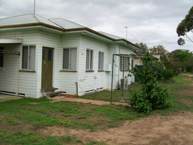 124 Murilla St, Miles, Qld 4415 Property Details