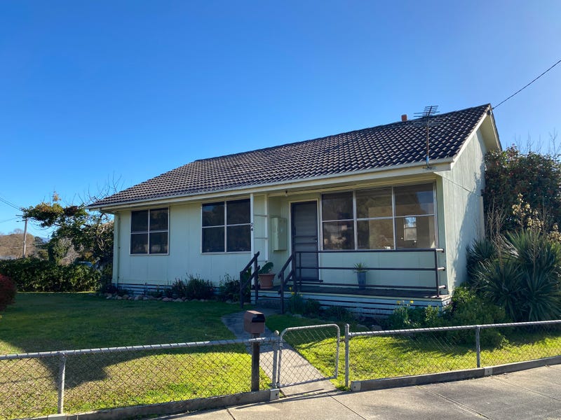 24 Hamilton Crescent, Corryong, Vic 3707 House for Sale realestate