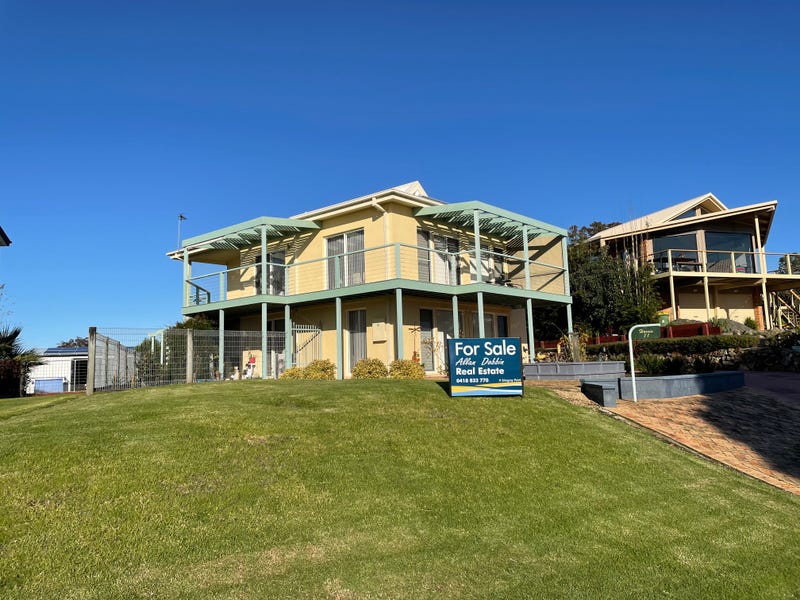 11 Stingray Pnt, Mallacoota, VIC 3892