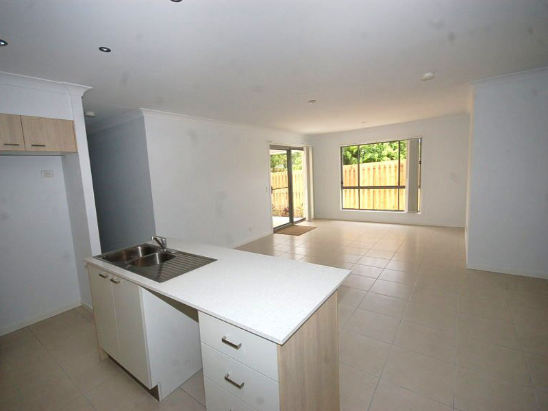 1/ 3 Riverwood Drive, Ashmore, Qld 4214 Property Details