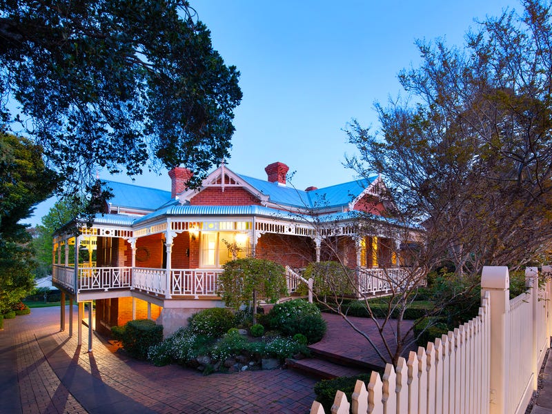 Real Estate & Property for Sale in Kennington, VIC 3550 (+1 location