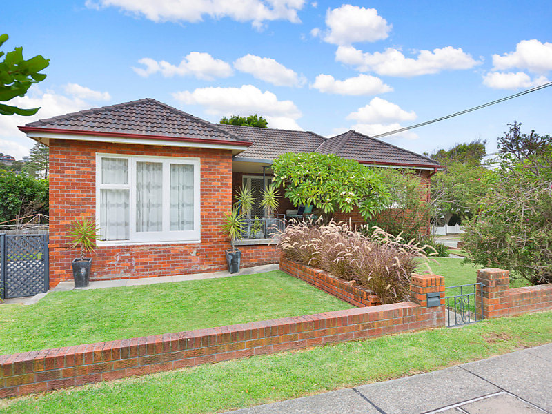 29 Ocean View Road, Freshwater, NSW 2096 Property Details