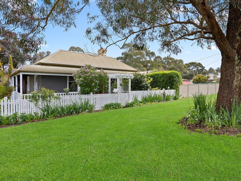 19 Lay Street, Ballan, Vic 3342 Property Details