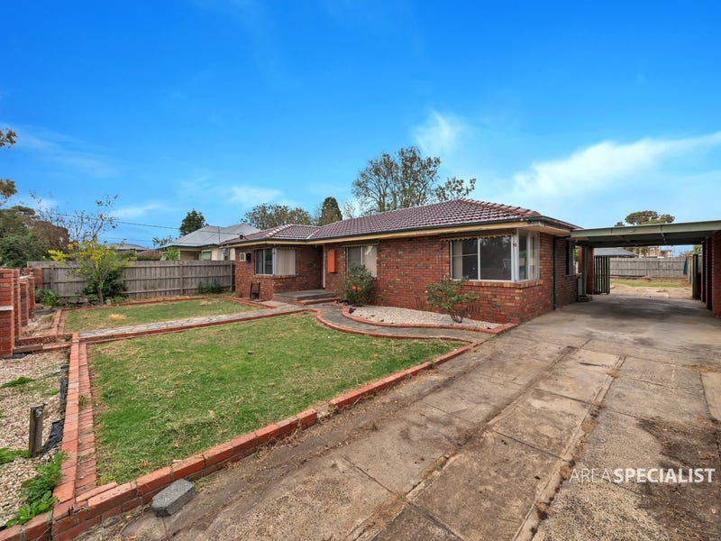 2 Mclaren Avenue, Cranbourne, VIC 3977