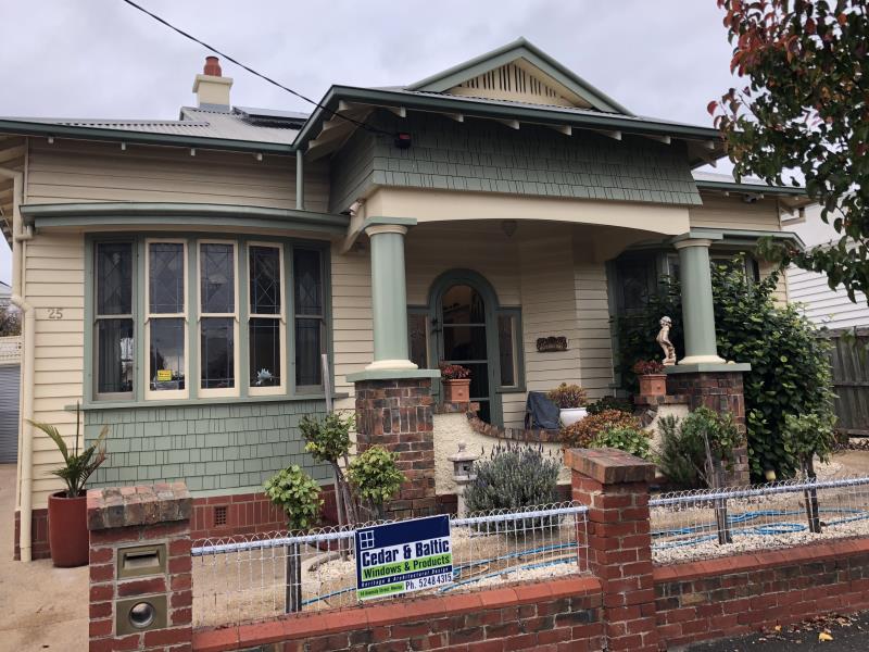 25 Roebuck Street, Newtown, Vic 3220