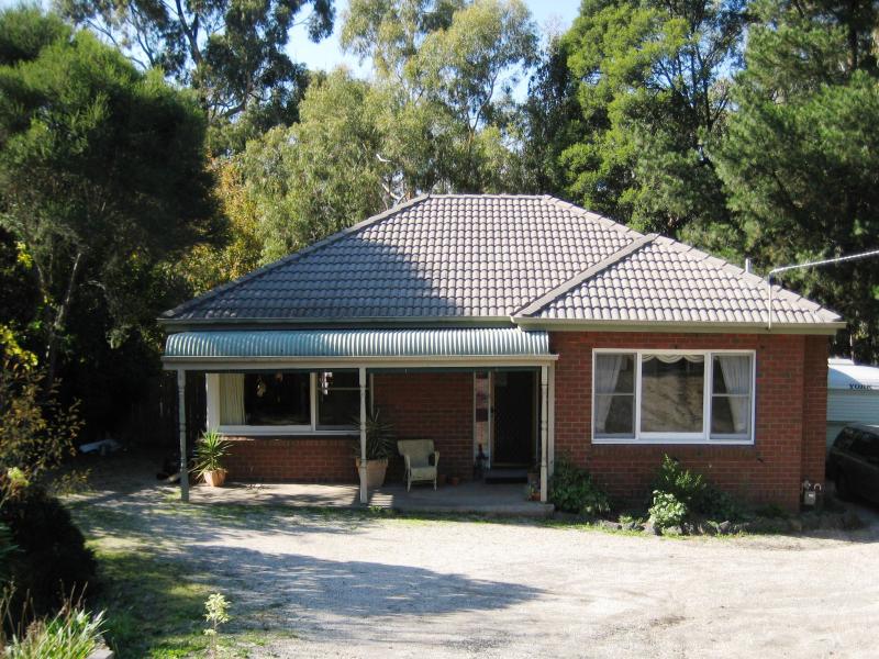 5 Bent Street, Macedon, Vic 3440 Property Details