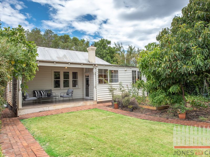 136 Anzac Terrace, Bassendean, WA 6054 Property Details